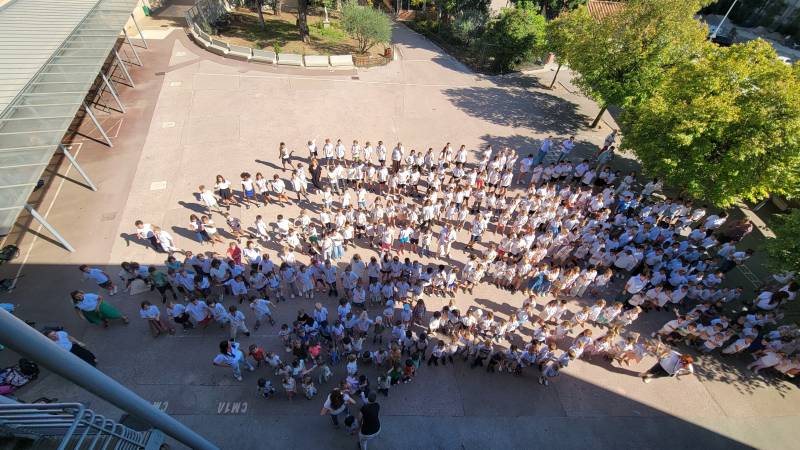 FLASH MOB DE RENTREE AU PRIMAIRE